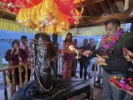 काङ्ग्रेसका महामन्त्री पुगे नेपालकै पहिलो नवग्रह मन्दिरमा