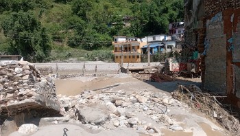 बाढीले उजाडिएको सेतीवेनीमा दसैंको रौनक हरायो