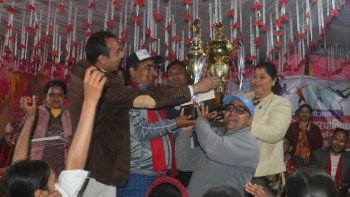 वालिङ राष्ट्रपति रनिङ शिल्डको उपाधि नेपाल आदर्श माविलाई