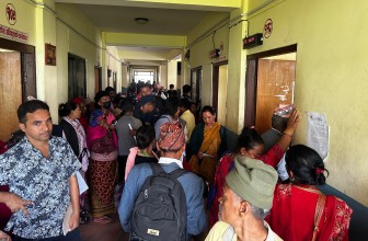 स्याङ्जामा राष्ट्रिय परिचयपत्र बनाउनेको भीड, चाप थेग्न सेवा समय विस्तार
