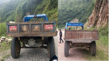 अवैध ढुङ्गा ओसारपसारमा संलग्न दुई ट्याक्टर प्रहरी नियन्त्रणमा