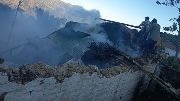 स्याङ्जामा करेन्ट सर्टबाट दुई ठाउँमा आगलागी