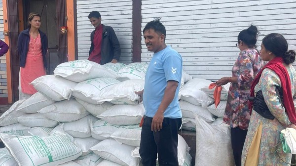 ५० प्रतिशत अनुदानमा पुतलीबजारका किसानलाई उन्नत धानको बीउ वितरण