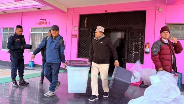 स्याङ्जाका सबै मतदान केन्द्रमा पुर्‍याइयो निर्वाचन सामग्री