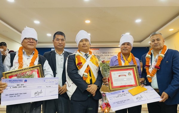 कञ्चन पत्रकारिता पुरस्कारबाट स्याङ्जाका गोपालबहादुर जिटी सम्मानित