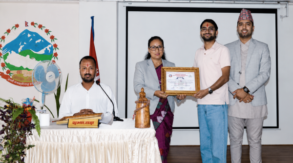 एक वर्षपछि पनि सम्झियो अर्जुनचौपारीले, कौशल पाण्डेलाई ‘सर्वोत्कृष्ट कर्मचारी’ सम्मान