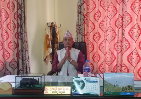कार्यकक्षमै पुतलीबजारका मेयरमाथि हातपातको प्रयास