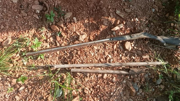 बेवारिसे भरुवा बन्दुक र कारतुस बरामद