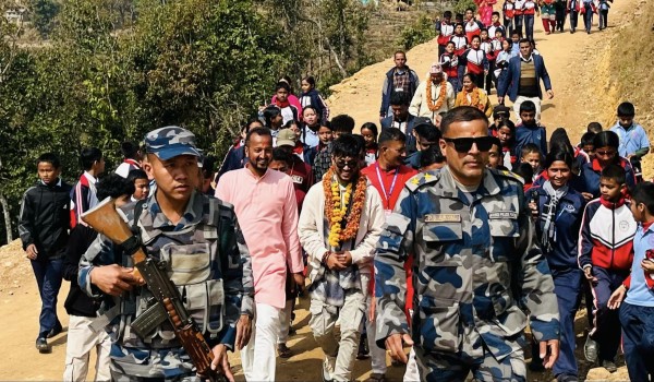 नवग्रह मन्दिर दर्शन गर्न पुगे सन्दिप