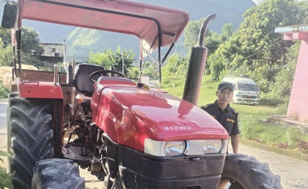 अवैध बालुवा ओसार्ने ट्याक्टरलाई १० हजार जरिवाना