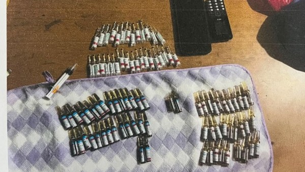 नियन्त्रित लागूऔषधसहित दुई जना स्याङ्जामा पक्राउ