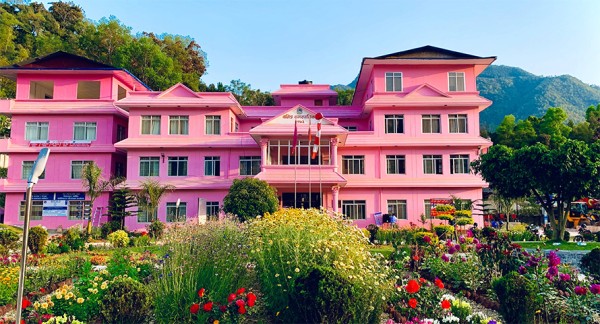 सडक खाना महोत्सवका अवसरमा वालिङमा सार्वजनिक बिदा