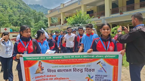 बालश्रम अन्त्यको बहस स्याङ्जासम्म : ‘कापी–कलम हातमा, श्रम होइन’ सन्देश