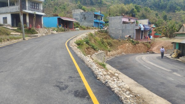 पूर्वाधार विकास कार्यालयले एक वर्षमै कालोपत्रे गर्यो ३० किमी सडक, बहुवर्षीय योजना भने अधुरै