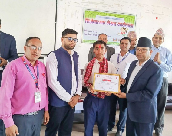 सिर्जनात्मक लेखनमा अर्जुनचौपारीका गगन बने जिल्लामै सर्वोत्कृष्ट