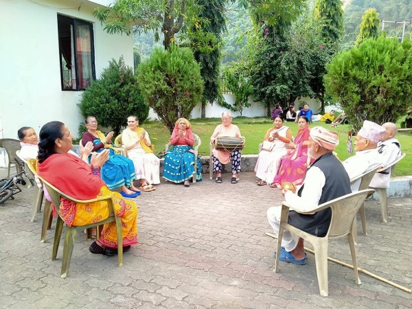 ‘भजन कीर्तन’ ज्येष्ठ नागरिक भुल्ने माध्यम बन्दै
