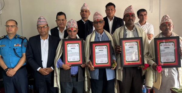 स्याङ्जाका उत्कृष्ट चार कृषक पुरस्कृत