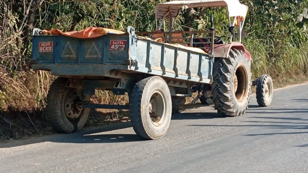अवैध रूपमा बालुवा ओसारपसारमा संलग्न ट्याक्टर नियन्त्रणमा