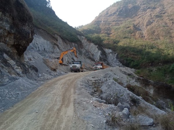 स्थानीयको प्रतिरोध पश्चात् प्रशासनको अनुगमन