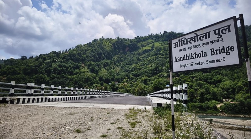 सात वर्षपछि पुल बन्यो, तर पहुँचमार्ग बनेन