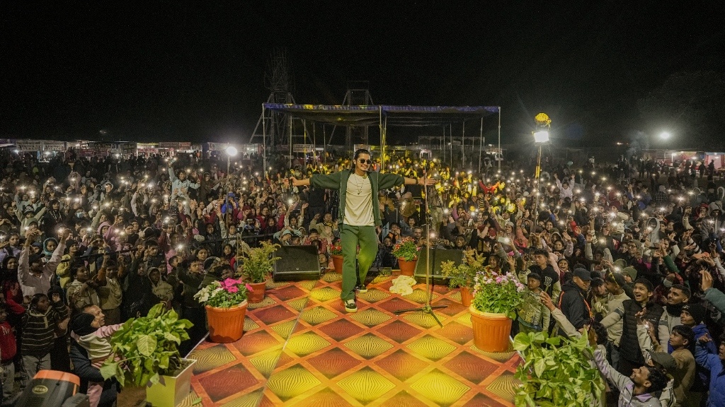 चापाकोट महोत्सवमा झलिको गीतमा अर्जुन सापकोटाको आकर्षक प्रस्तुति