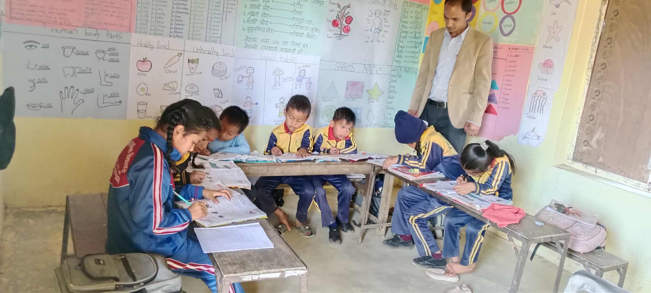 बन्यो कक्षाकोठा, हट्यो बार्दलीमा पढाउनुपर्ने बाध्यता