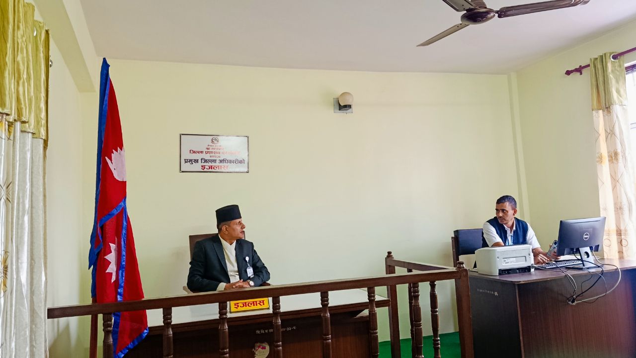 स्याङ्जा प्रशासनमा इजलास कक्षबाट मुद्दाको सुनुवाइ सुरु
