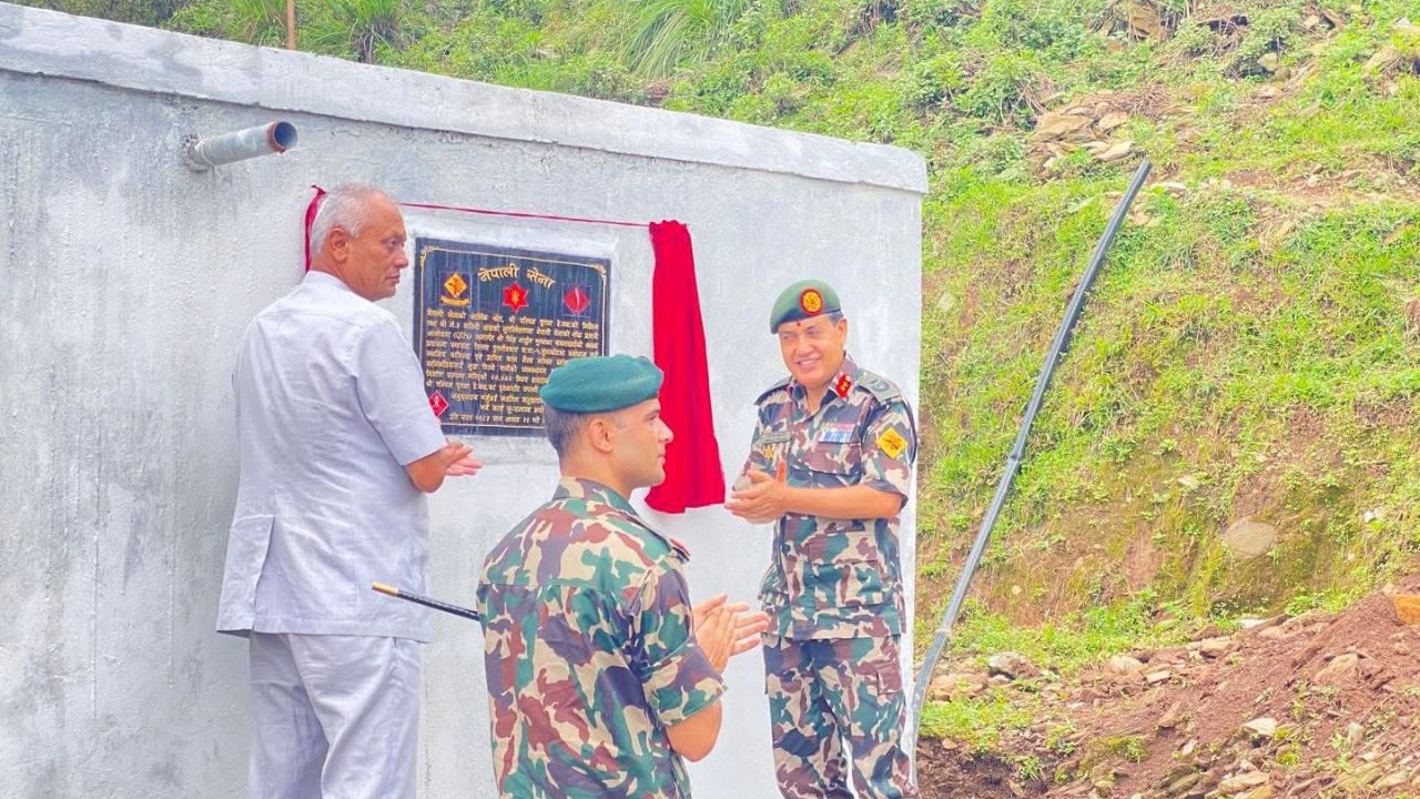 नेपाली सेनाद्वारा नुवाकोटमा २० हजार लिटरको ट्याङ्की निर्माण