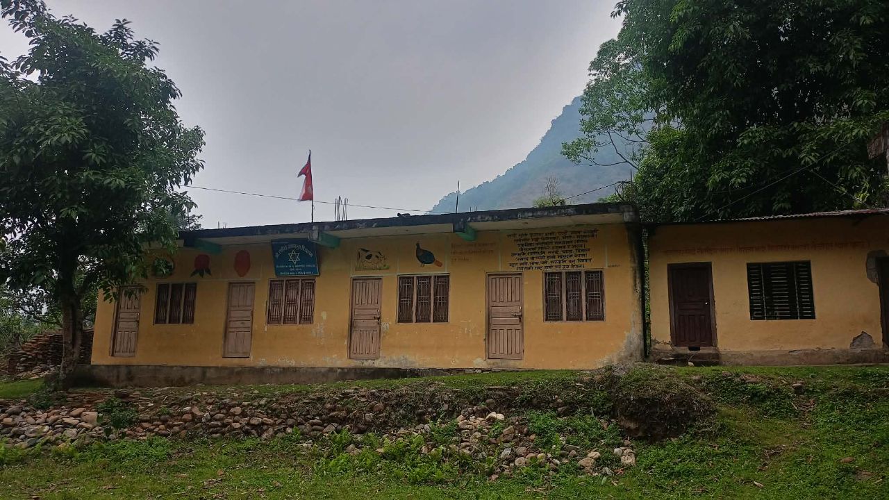 कम विद्यार्थी भएपछि भीरकोटमा विद्यालय संरचना फेरबदल