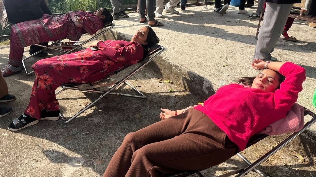 स्वर्गीय लम्सालको स्मृतिमा रक्तदान, ४० युनिट रगत संकलन