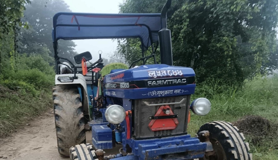 नदीजन्य पदार्थ उत्खनन र ओसारपसारमा संलग्न ट्याक्टर नियन्त्रणमा