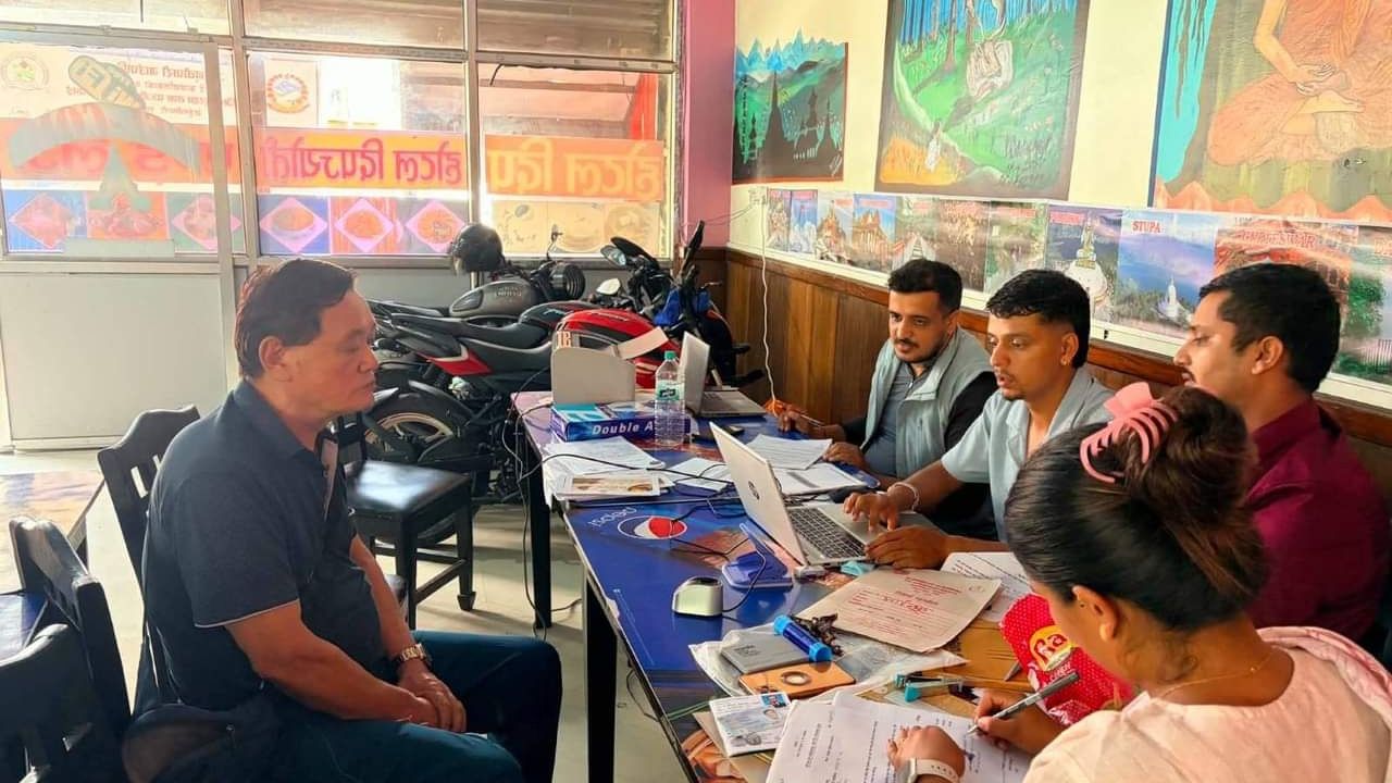नागरिक जहाँ, सेवा त्यहीँ : पोखरामै पुगेर १६९ जनाको भत्ता नवीकरण
